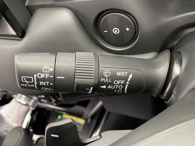 ホンダ ヴェゼル ハイブリッド e:HEV Z 長野県 2025(令7)年 0.1千km クリスタルブラックパール 登録済未使用車/純正メモリナビ/（フルセグTV＆Bluetooth＆USB＆AppleCarPlay＆AndroidAuto＆FM・AM）/バックカメラ/ホンダセンシング/・クルーズコントロール（追従あり）/・レーンキープアシスト/・衝突被害軽減システム/・踏み間違い衝突軽減ブレーキ/・BSM/・クリアランスソナー/ワイヤレス充電/ビルトインETC2.0/ダウンヒルアシストコントロール/ステアリングヒーター/ステアリングスイッチ/シートヒーター（前席）/LEDヘッドライト/オートマチックハイビーム/フォグランプ/スマートキー/スペアキー1本/保証書/取扱説明書