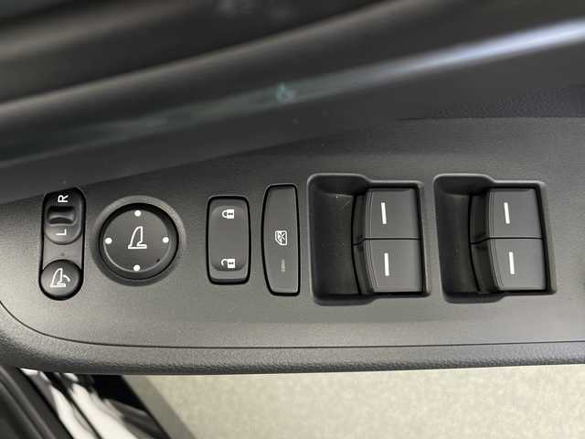 ホンダ ヴェゼル ハイブリッド e:HEV Z 長野県 2025(令7)年 0.1千km クリスタルブラックパール 登録済未使用車/純正メモリナビ/（フルセグTV＆Bluetooth＆USB＆AppleCarPlay＆AndroidAuto＆FM・AM）/バックカメラ/ホンダセンシング/・クルーズコントロール（追従あり）/・レーンキープアシスト/・衝突被害軽減システム/・踏み間違い衝突軽減ブレーキ/・BSM/・クリアランスソナー/ワイヤレス充電/ビルトインETC2.0/ダウンヒルアシストコントロール/ステアリングヒーター/ステアリングスイッチ/シートヒーター（前席）/LEDヘッドライト/オートマチックハイビーム/フォグランプ/スマートキー/スペアキー1本/保証書/取扱説明書