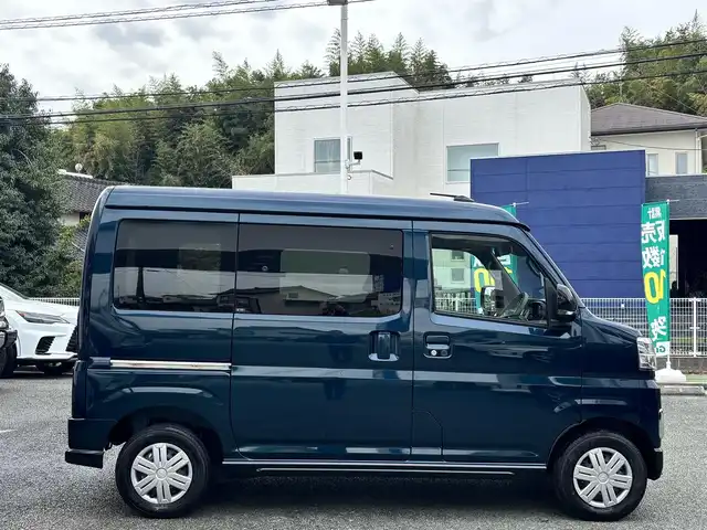 ダイハツ アトレー バン RS 熊本県 2024(令6)年 2.8万km レーザーブルークリスタルシャイン ワンオーナー/ターボ/社外ディスプレイオーディオ/【CD/AUX/AM/FM】/バックカメラ/両側パワースライドドア/クルーズコントロール/ステアリングスイッチ/アイドリングストップ/スマートアシスト/衝突軽減ブレーキ/横滑り防止/プッシュスタート/スマートキー/保証書/取扱説明書