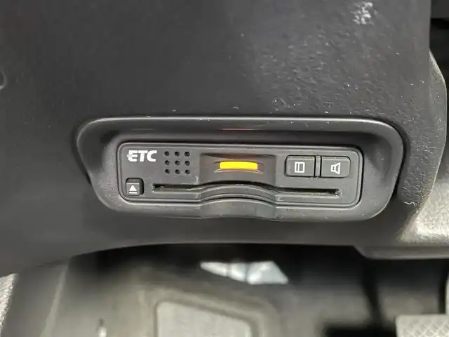 ホンダ ヴェゼル ハイブリッド Z 福岡県 2014(平26)年 10.6万km ミスティックグリーンパール (株)IDOMが運営する【じしゃロン八幡西店】の自社ローン専用車両になります。こちらは現金またはオートローンご利用時の価格です。自社ローンご希望の方は別途その旨お申付け下さい/スマートキー/純正ナビ/フルセグ/Bluetooth/バックカメラ/ハーフレザーシート/シートヒーター/クルーズコントロール/パドルシフト/LEDヘッドライト/オートライト