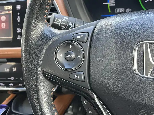 ホンダ ヴェゼル ハイブリッド Z 福岡県 2014(平26)年 10.6万km ミスティックグリーンパール (株)IDOMが運営する【じしゃロン八幡西店】の自社ローン専用車両になります。こちらは現金またはオートローンご利用時の価格です。自社ローンご希望の方は別途その旨お申付け下さい/スマートキー/純正ナビ/フルセグ/Bluetooth/バックカメラ/ハーフレザーシート/シートヒーター/クルーズコントロール/パドルシフト/LEDヘッドライト/オートライト