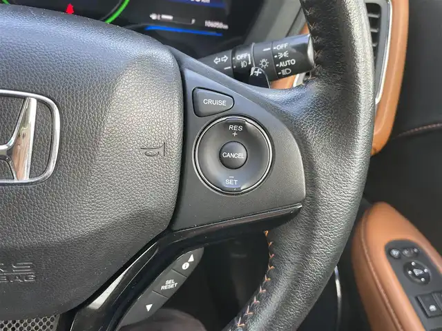 ホンダ ヴェゼル ハイブリッド Z 福岡県 2014(平26)年 10.6万km ミスティックグリーンパール (株)IDOMが運営する【じしゃロン八幡西店】の自社ローン専用車両になります。こちらは現金またはオートローンご利用時の価格です。自社ローンご希望の方は別途その旨お申付け下さい/スマートキー/純正ナビ/フルセグ/Bluetooth/バックカメラ/ハーフレザーシート/シートヒーター/クルーズコントロール/パドルシフト/LEDヘッドライト/オートライト