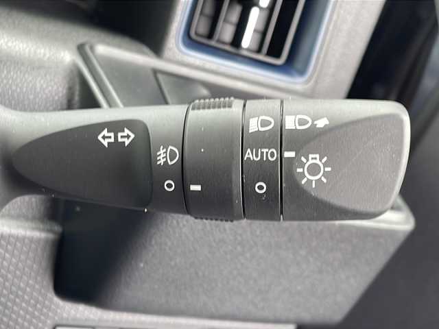 ダイハツ タント カスタム X 千葉県 2023(令5)年 1.7万km クロムグレーメタリック 純正ナビ/CD/DVD/HDMI/Bluetooth/フルセグＴＶ/バックモニター/前方ドライブレコーダー/両側パワースライドドア/前席シートヒーター/レーンキープコントロール/車線逸脱警報/衝突回避支援ブレーキ/先行車発信お知らせ/ふらつき警報/標識認識機能/オートハイビーム/ウィンカーミラー/前後コーナーセンサー/スマートキー/ハーフレザーシート/オートライト/純正アルミホイール/純正フロアマット