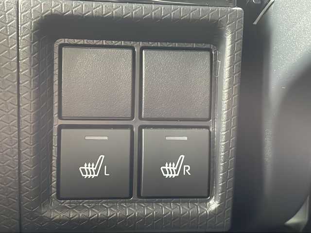 ダイハツ タント カスタム X 千葉県 2023(令5)年 1.7万km クロムグレーメタリック 純正ナビ/CD/DVD/HDMI/Bluetooth/フルセグＴＶ/バックモニター/前方ドライブレコーダー/両側パワースライドドア/前席シートヒーター/レーンキープコントロール/車線逸脱警報/衝突回避支援ブレーキ/先行車発信お知らせ/ふらつき警報/標識認識機能/オートハイビーム/ウィンカーミラー/前後コーナーセンサー/スマートキー/ハーフレザーシート/オートライト/純正アルミホイール/純正フロアマット