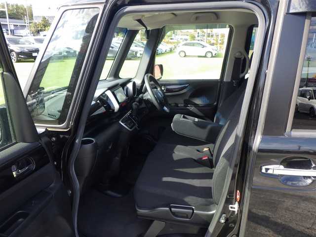 ホンダ Ｎ ＢＯＸ カスタム G Lパッケージ 千葉県 2015(平27)年 7.1万km スマートブラック 左パワースライドドア/社外SDナビ/地デジTV/【DVD/CD再生機能　Bluetooth接続】/バックカメラ/ドライブレコーダー/ETC/HIDヘッドライト/フォグライト/ウインカーミラー/純正14インチアルミホイル/サイド/カーテンエアバッグ/スマートキー