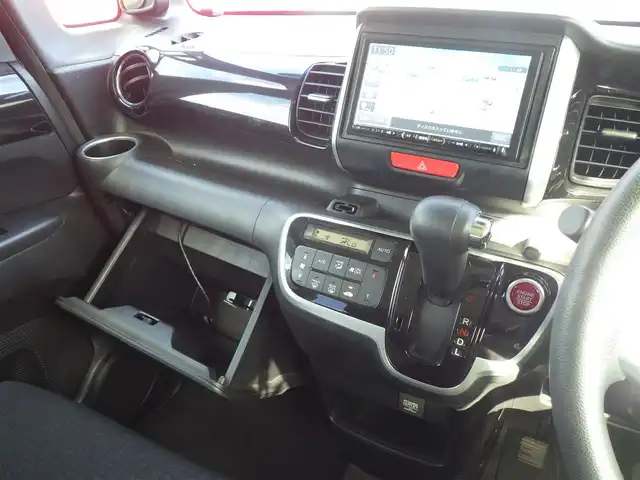 ホンダ Ｎ ＢＯＸ カスタム G Lパッケージ 千葉県 2015(平27)年 7.1万km スマートブラック 左パワースライドドア/社外SDナビ/地デジTV/【DVD/CD再生機能　Bluetooth接続】/バックカメラ/ドライブレコーダー/ETC/HIDヘッドライト/フォグライト/ウインカーミラー/純正14インチアルミホイル/サイド/カーテンエアバッグ/スマートキー