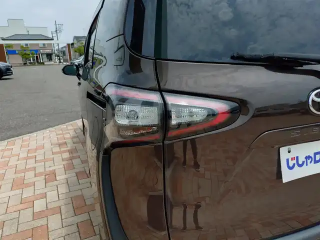 トヨタ シエンタ G 新潟県 2016(平28)年 12.3万km ヴィンテージブラウンパールクリスタルシャイン (株)IDOMが運営する【じしゃロン新潟店】の自社ローン専用車両になります。/こちらは現金またはオートローンご利用時の価格です。自社ローンご希望の方は別途その旨お申付け下さい/4WD/純正ナビ(ナビロック)/バックカメラ/ETC/プッシュスタート/両側パワースライドドア/純正フロアマット/シートヒーター(D席+N席)/横滑り防止装置/電動格納ウィンカーミラー/スマートキー/スペアキー×１