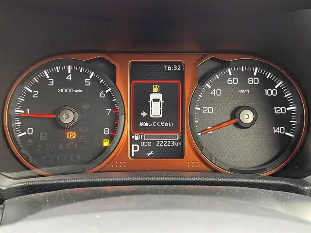 ダイハツ タフト G 佐賀県 2023(令5)年 2.3万km クロムグレーメタリック ガラスルーフ/CDオーディオ/ステアリングスイッチ/ブレーキホールド/電子パーキングブレーキ/コーナーセンサー/アイドリングストップ/革巻きステアリング/チルトステアリング/前席シートヒーター/純正LEDヘッドライト/純正15インチアルミ/プッシュスタート/スマートキー/スペアキー1本