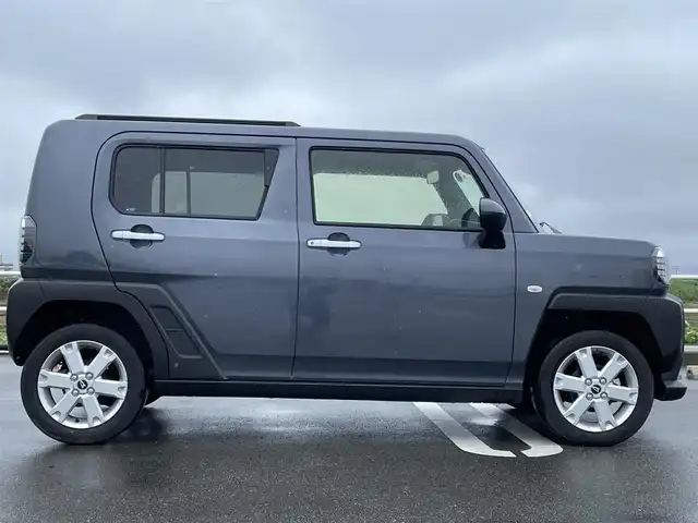 ダイハツ タフト G 佐賀県 2023(令5)年 2.3万km クロムグレーメタリック ガラスルーフ/CDオーディオ/ステアリングスイッチ/ブレーキホールド/電子パーキングブレーキ/コーナーセンサー/アイドリングストップ/革巻きステアリング/チルトステアリング/前席シートヒーター/純正LEDヘッドライト/純正15インチアルミ/プッシュスタート/スマートキー/スペアキー1本