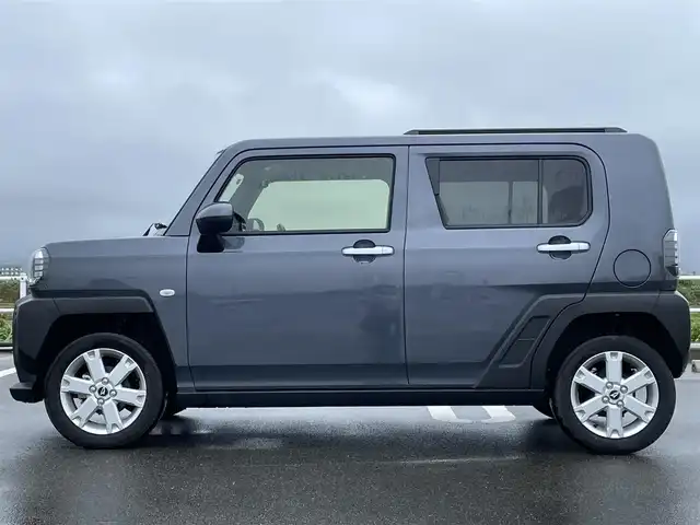 ダイハツ タフト G 佐賀県 2023(令5)年 2.3万km クロムグレーメタリック ガラスルーフ/CDオーディオ/ステアリングスイッチ/ブレーキホールド/電子パーキングブレーキ/コーナーセンサー/アイドリングストップ/革巻きステアリング/チルトステアリング/前席シートヒーター/純正LEDヘッドライト/純正15インチアルミ/プッシュスタート/スマートキー/スペアキー1本