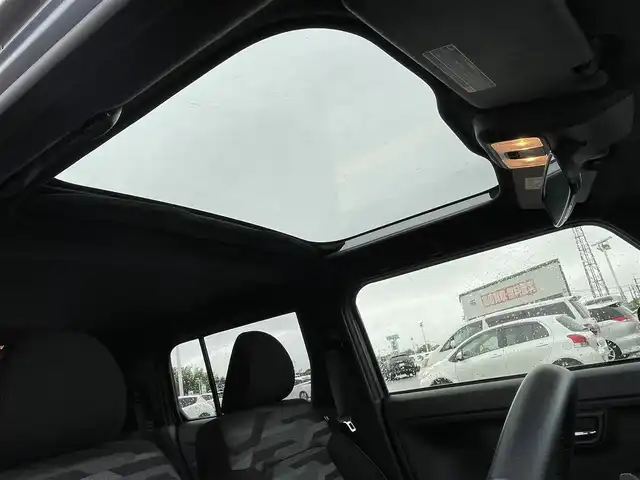 ダイハツ タフト G 佐賀県 2023(令5)年 2.3万km クロムグレーメタリック ガラスルーフ/CDオーディオ/ステアリングスイッチ/ブレーキホールド/電子パーキングブレーキ/コーナーセンサー/アイドリングストップ/革巻きステアリング/チルトステアリング/前席シートヒーター/純正LEDヘッドライト/純正15インチアルミ/プッシュスタート/スマートキー/スペアキー1本