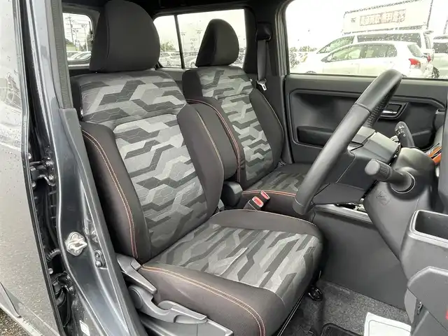 ダイハツ タフト G 佐賀県 2023(令5)年 2.3万km クロムグレーメタリック ガラスルーフ/CDオーディオ/ステアリングスイッチ/ブレーキホールド/電子パーキングブレーキ/コーナーセンサー/アイドリングストップ/革巻きステアリング/チルトステアリング/前席シートヒーター/純正LEDヘッドライト/純正15インチアルミ/プッシュスタート/スマートキー/スペアキー1本