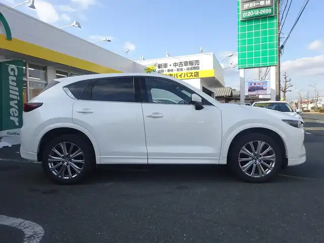 マツダ ＣＸ－５ XD エクスクルーシブモード 静岡県 2022(令4)年 4.7万km スノーフレイクホワイトパールマイカ ワンオーナー/取説・保証書/禁煙車/記録簿　R5/R6/4WD/BOSEスピーカー/フルセグTV/アドバンスドスマートシティブレーキサポート/後退時スマートシティブレーキサポート/誤発進抑制/クルージング&トラフィックサポート/レーダークルーズコントロール/ワイヤレス充電/純正ラバーマット/レザーシート/パワーバックドア/全方位カメラ/ステアリングヒーター/アダプティブLEDヘッドライト/ブラインドスポットモニター/ヘッドアップディスプレイ/運転席助手席シートヒーター・パワーシート/運転席助手席シートベンチレーション/プッシュスタート/純正19インチAW/ETC