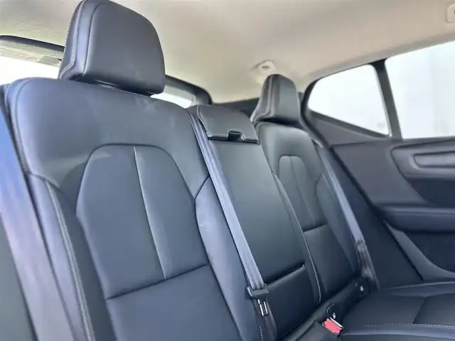 ボルボ ＸＣ４０ 東京都 2019(令1)年 3.3万km 白 ワンオーナー /harman/kardon /全方位カメラ/黒革シート/シートヒーター/パワーバックドア