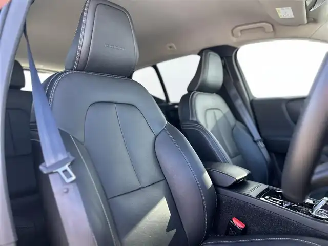 ボルボ ＸＣ４０ 東京都 2019(令1)年 3.3万km 白 ワンオーナー /harman/kardon /全方位カメラ/黒革シート/シートヒーター/パワーバックドア