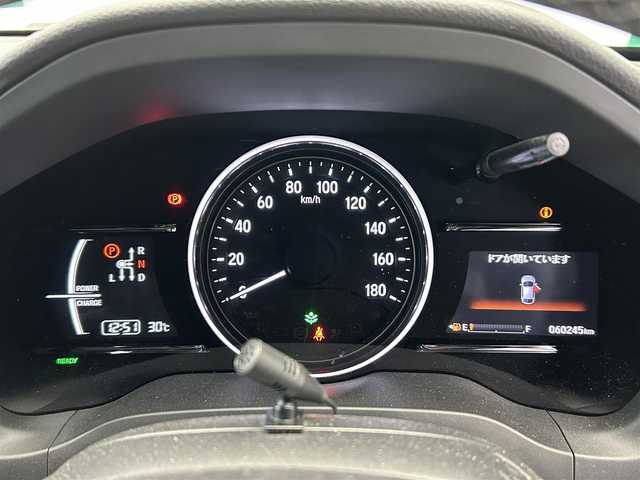 ホンダ ヴェゼル ハイブリッド Z ホンダセンシング 鹿児島県 2018(平30)年 6.1万km クリスタルブラックパール 禁煙車/社外ナビ/(フルセグ/Bluetooth/DVD/CD)/前後ドライブレコーダー/ビルトインＥＴＣ/バックカメラ/前席シートヒーター/ホンダセンシング/　・衝突軽減ブレーキ/　・誤発進抑制機能/　・歩行者事故低減ステアリング/　・路外逸脱抑制機能/　・LKAS/　・アダプティブクルーズコントロール/　・先行車発進お知らせ/　・標識認識機能/ステアリングリモコン/電動格納ミラー/電動パーキングブレーキ/ブレーキホールド