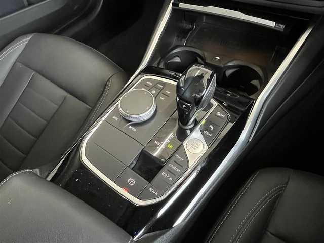 ＢＭＷ ＢＭＷ ３２０ｄ xDrive ツーリングEDジョイ+ 福島県 2021(令3)年 2.4万km アルピンホワイトⅢ 4WD/純正ナビ/・Bluetooth/フルセグTV/USB/・AppleCarPlay/AndroidAuto/パークディスタンスコントロール/アダプティブライト/防眩ハイビームアシスト/レーザーハイビーム/ジュスチャーコントロール/ヘッドアップディスプレイ/コンフォートアシスト/ステアリング＆レーンコントロールアシスト/シティーブレーキ機能付き歩行者警告システム/レーンディパーチャーウォーニング/レーンチェンジアシスト/運転支援プラス/後退アシスト/インテリパーソナルアシスト/アンビエントライト/パワーシートD/N席/シートヒーターD/N席/電動リアゲート/フットオープナー