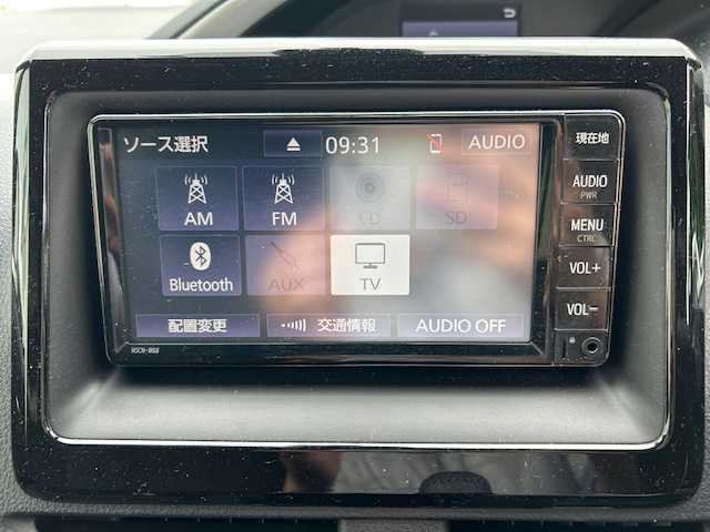 トヨタ ヴォクシー ZS 煌Ⅱ 大阪府 2020(令2)年 3万km ホワイトパールクリスタルシャイン ナビ　/地デジ　/バックカメラ　/両側パワースライドドア　/ＬＥＤヘッドライト　/オートハイビーム　/衝突軽減ブレーキ　/前後コーナーセンサー　/クルーズコントロール　/ビルトインＥＴＣ　/フロアーマット　/サイドバイザー