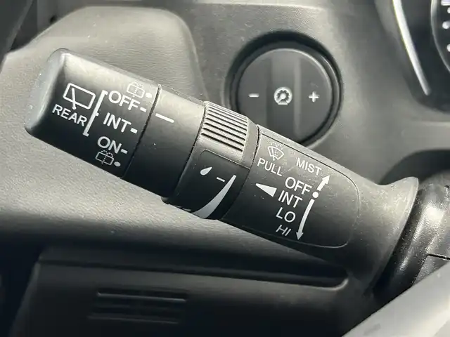 ホンダ ヴェゼル G 鹿児島県 2022(令4)年 4.1万km サンドカーキパール ワンオーナー/純正ナビ/(フルセグ/Bluetooth/DVD/CD)/前後ドライブレコーダー/ETC/バックカメラ/ホンダセンシング/　・衝突軽減ブレーキ（CMBS）/　・誤発進抑制機能/　・後方誤発進抑制機能/　・近距離衝突軽減ブレーキ/　・歩行者事故低減ステアリング/　・路外逸脱抑制機能/　・渋滞追従機能付アダプティブクルーズコントロール（ACC）/　・車線維持支援システム（LKAS）/　・トラフィックジャムアシスト（渋滞運転支援機能）/　・先行車発進お知らせ機能/　・標識認識機能/　・オートハイビーム/　・パーキングセンサーシステム/電動パーキングブレーキ/オートブレーキホールド/ヘッドライトレベライザー