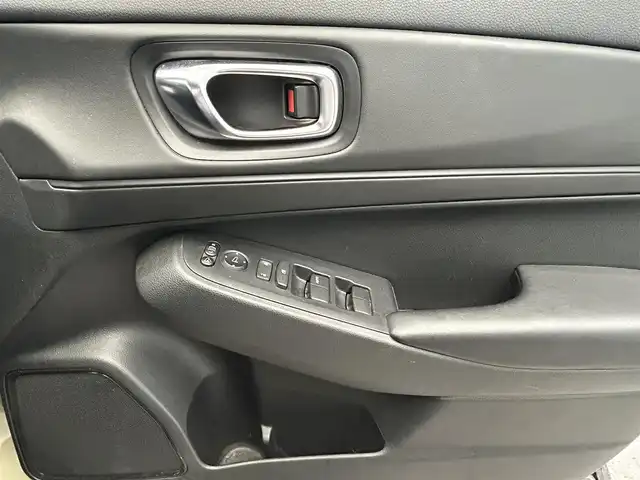 ホンダ ヴェゼル G 鹿児島県 2022(令4)年 4.1万km サンドカーキパール ワンオーナー/純正ナビ/(フルセグ/Bluetooth/DVD/CD)/前後ドライブレコーダー/ETC/バックカメラ/ホンダセンシング/　・衝突軽減ブレーキ（CMBS）/　・誤発進抑制機能/　・後方誤発進抑制機能/　・近距離衝突軽減ブレーキ/　・歩行者事故低減ステアリング/　・路外逸脱抑制機能/　・渋滞追従機能付アダプティブクルーズコントロール（ACC）/　・車線維持支援システム（LKAS）/　・トラフィックジャムアシスト（渋滞運転支援機能）/　・先行車発進お知らせ機能/　・標識認識機能/　・オートハイビーム/　・パーキングセンサーシステム/電動パーキングブレーキ/オートブレーキホールド/ヘッドライトレベライザー