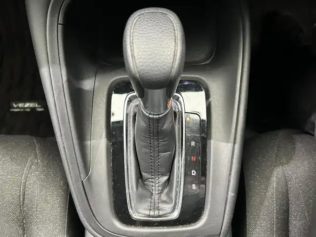 ホンダ ヴェゼル G 鹿児島県 2022(令4)年 4.1万km サンドカーキパール ワンオーナー/純正ナビ/(フルセグ/Bluetooth/DVD/CD)/前後ドライブレコーダー/ETC/バックカメラ/ホンダセンシング/　・衝突軽減ブレーキ（CMBS）/　・誤発進抑制機能/　・後方誤発進抑制機能/　・近距離衝突軽減ブレーキ/　・歩行者事故低減ステアリング/　・路外逸脱抑制機能/　・渋滞追従機能付アダプティブクルーズコントロール（ACC）/　・車線維持支援システム（LKAS）/　・トラフィックジャムアシスト（渋滞運転支援機能）/　・先行車発進お知らせ機能/　・標識認識機能/　・オートハイビーム/　・パーキングセンサーシステム/電動パーキングブレーキ/オートブレーキホールド/ヘッドライトレベライザー