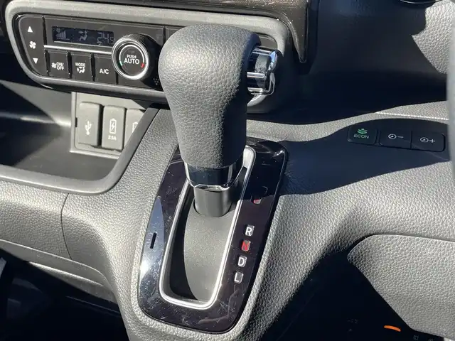 ホンダ Ｎ ＢＯＸ カスタム G L ホンダセンシング 愛知県 2019(令1)年 3.2万km プレミアムベルベットパープル・パール 禁煙車/純正7型ナビ【CD/DVD/Bluetooth/フルセグ】/バックカメラ/両側パワースライドドア/衝突軽減ブレーキ/レーダークルーズ/レーンキープアシスト/オートマチックハイビーム/革調シートカバー/D/N席シートヒーター/ビルトインETC/ドライブレコーダー/スマートキー/プッシュスタート/LEDヘッドライト
