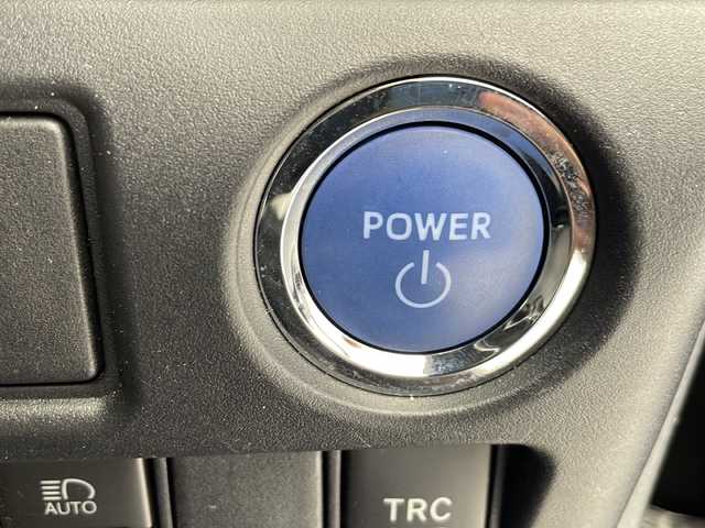 トヨタ ヴォクシー ハイブリッド V 千葉県 2020(令2)年 1.5万km ブラック 純正ナビ/　CD/DVD/Bluetooth/フルセグTV/トヨタセーフティセンス/クルーズコントロール/レーンキープアシスト/衝突軽減ブレーキ/クリアランスソナー/先行車発進警報/オートハイビーム/純正フリップダウンモニター/バックドアイージークローズ/ビルトインETC2.0/前方ドラレコ/前席シートヒーター/LEDヘッドライト/バックカメラ