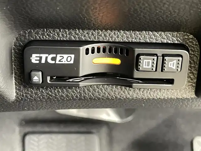 ホンダ ヴェゼル ハイブリッド e:HEV Z 千葉県 2025(令7)年 0.1千km パール 登録済未使用車/ホンダセンシング/・路外逸脱抑制機能/・標識認識機能/・車線維持支援システム/・ブラインドスポットインフォメーション/・誤発進抑制機能/・急アクセル抑制機能/・パーキングセンサーシステム/・オートハイビーム/Honda CONNECT９インチディスプレー/・USB/・フルセグTV/・Bluetooth/・Apple CarPlay/・Android Auto/バックカメラ/ハンズフリーアクセスパワーテールゲート/アダプティブクルーズコントロール/LEDオートライト/LEDシーケンシャルターンシグナルランプ/ハーフレザーシート/運転席助手席シートヒータ/純正18インチアルミホイール/革巻きステアリング/ステアリングヒーター/ETC2.0車載器/ワイヤレス充電器