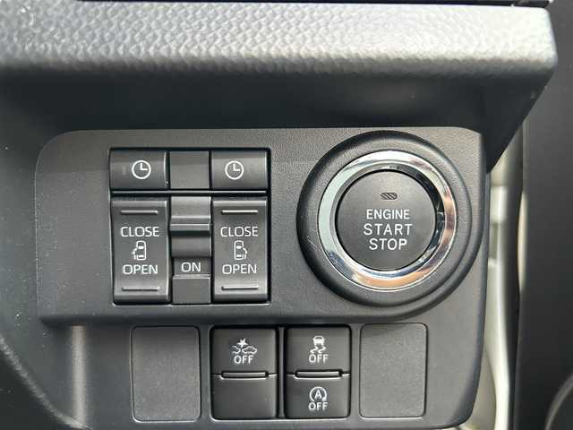 トヨタ ルーミー カスタムG 静岡県 2021(令3)年 3.5万km パールホワイトⅢ 純正ナビ/　（フルセグTV、Bluetooth、DVD、CD）/スマートアシスト/レーダークルーズコントロール/横滑り防止装置/前後コーナーセンサー/レーンキープアシスト/前席シートヒーター/バックカメラ/ビルトインETC/前後社外ドライブレコーダー/両側パワースライドドア/スマートキー/プッシュスタート/衝突被害軽減システム/純正14インチアルミホイール/LEDヘッドライト/保証書