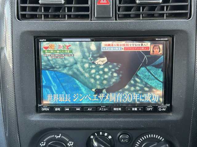 スズキ ジムニー クロスアドベンチャー XC 道東・釧路十勝 2010(平22)年 15.9万km パールホワイト 4WD/ターボエンジン/レザーシート/革巻きステアリング/社外SDナビ/フルセグTV/16インチAW/背面タイヤ/夏タイヤ積込み/シートヒーター(D席)/パワーウィンドウ/パワーステアリング/純正タイヤキャップ/純正フロアマット/社外ドアバイザー/取扱説明書/保証書