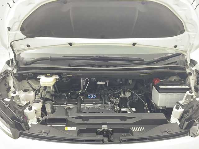 トヨタ ヴォクシー ハイブリッド S－Z 千葉県 2022(令4)年 4万km ホワイトパールクリスタルシャイン セーフティセンス（衝突回避支援パッケージ）/・プリクラッシュセーフティ/・レーダープリクラッシュアラート/・オートマチックハイビーム/・ドライバー異常時対応システム/・プロアクティブドライビングアシスト/・発進遅れ告知機能/・レーントレーシングアシスト/・レーダークルーズコントロール/・ロードサインアシスト/ディスプレイオーディオプラス/・10.5インチディスプレイオーディオ/・メモリーナビ/地デジTV/・DVD/CD/USB/HDMI/・Apple CarPlay／Android Auto/・ETC2.0/・バックカメラ/両側パワースライドドア/AC100V電源/LEDヘッドライト/前後コーナーセンサー/ハーフレザーシート/スマートキー