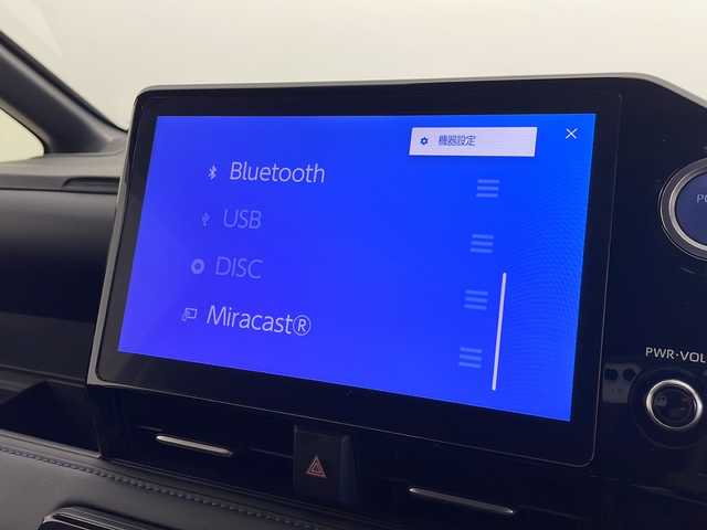 トヨタ ヴォクシー ハイブリッド S－Z 千葉県 2022(令4)年 4万km ホワイトパールクリスタルシャイン セーフティセンス（衝突回避支援パッケージ）/・プリクラッシュセーフティ/・レーダープリクラッシュアラート/・オートマチックハイビーム/・ドライバー異常時対応システム/・プロアクティブドライビングアシスト/・発進遅れ告知機能/・レーントレーシングアシスト/・レーダークルーズコントロール/・ロードサインアシスト/ディスプレイオーディオプラス/・10.5インチディスプレイオーディオ/・メモリーナビ/地デジTV/・DVD/CD/USB/HDMI/・Apple CarPlay／Android Auto/・ETC2.0/・バックカメラ/両側パワースライドドア/AC100V電源/LEDヘッドライト/前後コーナーセンサー/ハーフレザーシート/スマートキー