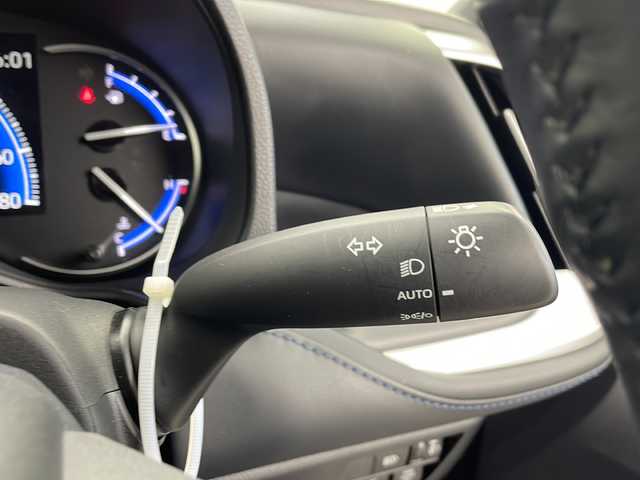 トヨタ ヴォクシー ハイブリッド S－Z 千葉県 2022(令4)年 4万km ホワイトパールクリスタルシャイン セーフティセンス（衝突回避支援パッケージ）/・プリクラッシュセーフティ/・レーダープリクラッシュアラート/・オートマチックハイビーム/・ドライバー異常時対応システム/・プロアクティブドライビングアシスト/・発進遅れ告知機能/・レーントレーシングアシスト/・レーダークルーズコントロール/・ロードサインアシスト/ディスプレイオーディオプラス/・10.5インチディスプレイオーディオ/・メモリーナビ/地デジTV/・DVD/CD/USB/HDMI/・Apple CarPlay／Android Auto/・ETC2.0/・バックカメラ/両側パワースライドドア/AC100V電源/LEDヘッドライト/前後コーナーセンサー/ハーフレザーシート/スマートキー