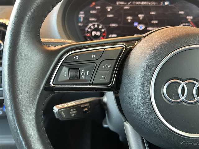 アウディ Ａ３ スポーツバック 1．4 TFSI 高知県 2018(平30)年 3.7万km グレイシアホワイトメタリック 純正HDDナビ/【CD/DVD/BT/フルセグTV】/バックカメラ/アダプティブクルーズコントロール(追従走行有り)/バーチャルコックピット/アクティブレーンアシスト/横滑り防止/コーナー、バックセンサー/ETC/ドライブレコーダー/オートワイパー/オートライト/オートハイビーム/純正LEDライト/スマートキー/プッシュスタート/MTモード付きAT/アイドリングストップ/純正アルミホイール 16インチ/純正フロアマット