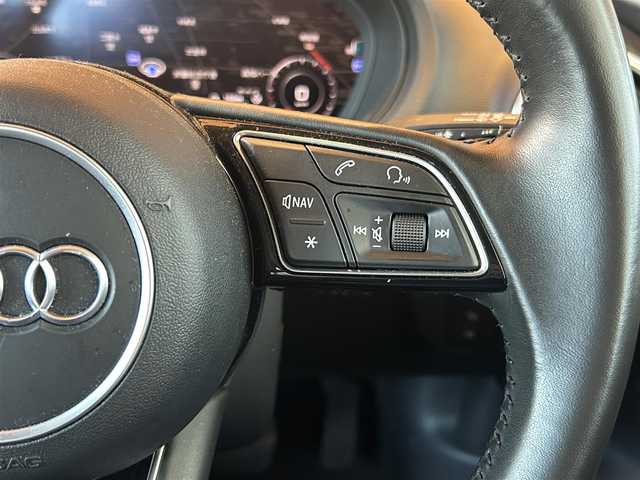 アウディ Ａ３ スポーツバック 1．4 TFSI 高知県 2018(平30)年 3.7万km グレイシアホワイトメタリック 純正HDDナビ/【CD/DVD/BT/フルセグTV】/バックカメラ/アダプティブクルーズコントロール(追従走行有り)/バーチャルコックピット/アクティブレーンアシスト/横滑り防止/コーナー、バックセンサー/ETC/ドライブレコーダー/オートワイパー/オートライト/オートハイビーム/純正LEDライト/スマートキー/プッシュスタート/MTモード付きAT/アイドリングストップ/純正アルミホイール 16インチ/純正フロアマット
