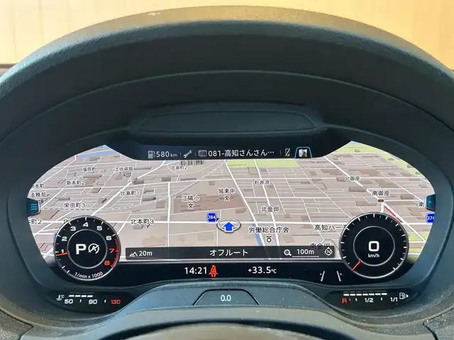 アウディ Ａ３ スポーツバック 1．4 TFSI 高知県 2018(平30)年 3.7万km グレイシアホワイトメタリック 純正HDDナビ/【CD/DVD/BT/フルセグTV】/バックカメラ/アダプティブクルーズコントロール(追従走行有り)/バーチャルコックピット/アクティブレーンアシスト/横滑り防止/コーナー、バックセンサー/ETC/ドライブレコーダー/オートワイパー/オートライト/オートハイビーム/純正LEDライト/スマートキー/プッシュスタート/MTモード付きAT/アイドリングストップ/純正アルミホイール 16インチ/純正フロアマット