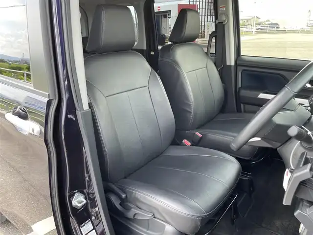 トヨタ ルーミー カスタムG－T 佐賀県 2020(令2)年 5.5万km クールバイオレットクリスタルシャイン 純正9インチSDナビゲーション/・フルセグTV/CD/DVD/SD/Bluetooth/パノラミックビューモニター/前後ドライブレコーダー/ビルトインETC/両側パワースライドドア/電子パーキングブレーキ/AUTO HOLD機能/置くだけ充電/純正レザー調シートカバー/後席サンシェード/ISOFIX対応/革巻きステアリング/ステアリングリモコン/純正15インチアルミホイール/純正LEDヘッドライト/オートマチックハイビーム/純正LEDフォグランプ/純正フロアマット/純正ドアバイザ―/新車保証書/取扱説明書/スペアキー１本/スマートアシスト/・アダプティブクルーズコントロール/・車線逸脱警報機能/・先行車発進お知らせ機能/・衝突被害軽減ブレーキ/・標識認識機能/・ふらつき警報