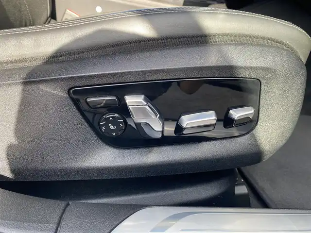 ＢＭＷ ７４０Ｌd xDrive Mスポーツ 福岡県 2019(平31)年 5.3万km 白 ・サンルーフ/・アクティブクルーズコントロール/・純正ナビ／ＢＴ／ＵＳＢ／ｃａｒｐｌａｙ/・全方位カメラ/・黒革/シートヒーター／エアシート/・フルセグ/・ETC/・純正20AW/・後席モニター/・サンシェード/・エアサスペンション/・保証書/・取扱説明書