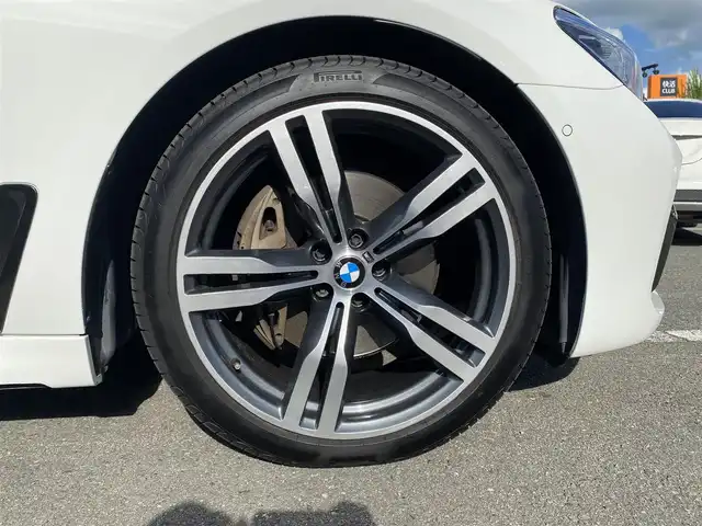 ＢＭＷ ７４０Ｌd xDrive Mスポーツ 福岡県 2019(平31)年 5.3万km 白 ・サンルーフ/・アクティブクルーズコントロール/・純正ナビ／ＢＴ／ＵＳＢ／ｃａｒｐｌａｙ/・全方位カメラ/・黒革/シートヒーター／エアシート/・フルセグ/・ETC/・純正20AW/・後席モニター/・サンシェード/・エアサスペンション/・保証書/・取扱説明書