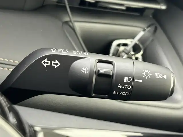 日産 セレナ e－パワー ハイウェイスター V 熊本県 2025(令7)年 0.1千km プリズムホワイト 登録済未使用車/純正ナビ（ＡｐｐｌＣａｒＰｌａｙ・ＡｎｄｒｏｉｄＡｕｔｏ・フルセグ・ＢＴ・ＵＳＢ）/純正フリップダウンモニター/ビルトインＥＴＣ２．０/純正前後ドライブレコーダー　/両側パワースライドドア　/レーダークルーズコントロール/衝突軽減ブレーキ/レーンキープアシスト/横滑り防止/プロパイロット/ブラインドスポットモニター/先行車発進お知らせ機能/標識認識機能/踏み間違い衝突防止/インテリジェントルームミラー/置くだけ充電/ステアリングヒーター/前後クリアランスソナー/純正16インチAW/オートライト/オートマチックハイビーム/LEDヘッドライト/スマートキー/プッシュスタート/スペアキー1本