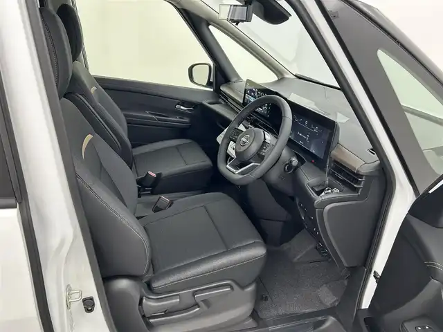 日産 セレナ e－パワー ハイウェイスター V 熊本県 2025(令7)年 0.1千km プリズムホワイト 登録済未使用車/純正ナビ（ＡｐｐｌＣａｒＰｌａｙ・ＡｎｄｒｏｉｄＡｕｔｏ・フルセグ・ＢＴ・ＵＳＢ）/純正フリップダウンモニター/ビルトインＥＴＣ２．０/純正前後ドライブレコーダー　/両側パワースライドドア　/レーダークルーズコントロール/衝突軽減ブレーキ/レーンキープアシスト/横滑り防止/プロパイロット/ブラインドスポットモニター/先行車発進お知らせ機能/標識認識機能/踏み間違い衝突防止/インテリジェントルームミラー/置くだけ充電/ステアリングヒーター/前後クリアランスソナー/純正16インチAW/オートライト/オートマチックハイビーム/LEDヘッドライト/スマートキー/プッシュスタート/スペアキー1本