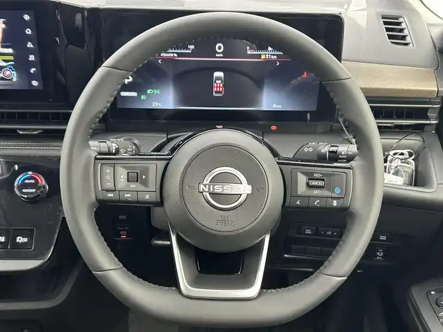 日産 セレナ e－パワー ハイウェイスター V 熊本県 2025(令7)年 0.1千km プリズムホワイト 登録済未使用車/純正ナビ（ＡｐｐｌＣａｒＰｌａｙ・ＡｎｄｒｏｉｄＡｕｔｏ・フルセグ・ＢＴ・ＵＳＢ）/純正フリップダウンモニター/ビルトインＥＴＣ２．０/純正前後ドライブレコーダー　/両側パワースライドドア　/レーダークルーズコントロール/衝突軽減ブレーキ/レーンキープアシスト/横滑り防止/プロパイロット/ブラインドスポットモニター/先行車発進お知らせ機能/標識認識機能/踏み間違い衝突防止/インテリジェントルームミラー/置くだけ充電/ステアリングヒーター/前後クリアランスソナー/純正16インチAW/オートライト/オートマチックハイビーム/LEDヘッドライト/スマートキー/プッシュスタート/スペアキー1本
