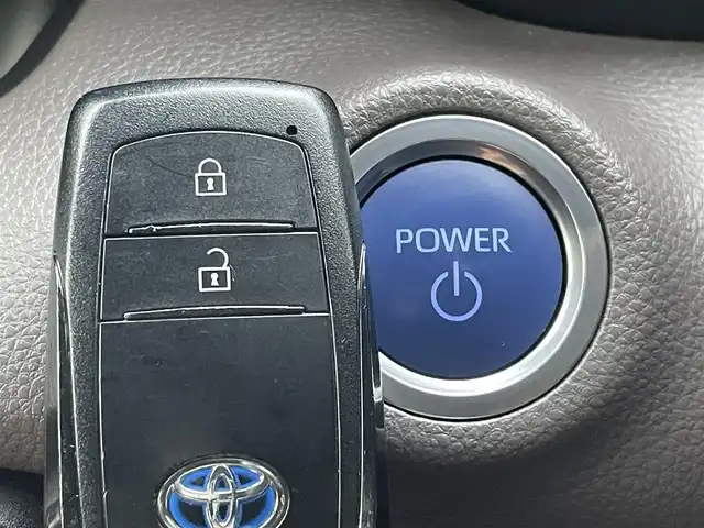トヨタ ヤリス ハイブリッド G 茨城県 2020(令2)年 8.2万km ホワイトパールクリスタルシャイン 純正８型ディスプレイオーディオ/フルセグ/Bluetooth/USB/ナビ機能/全周囲カメラ/トヨタセーフティーセンス/レーダークルーズコントロール/プリクラッシュセーフティーサポートシステム/パーキングアシスト/レーンキープアシスト/前後コーナーセンサー/ビルトインETC