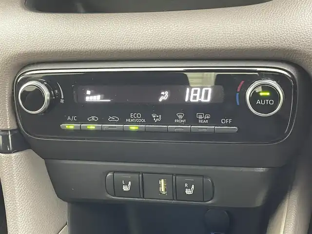 トヨタ ヤリス ハイブリッド G 茨城県 2020(令2)年 8.2万km ホワイトパールクリスタルシャイン 純正８型ディスプレイオーディオ/フルセグ/Bluetooth/USB/ナビ機能/全周囲カメラ/トヨタセーフティーセンス/レーダークルーズコントロール/プリクラッシュセーフティーサポートシステム/パーキングアシスト/レーンキープアシスト/前後コーナーセンサー/ビルトインETC