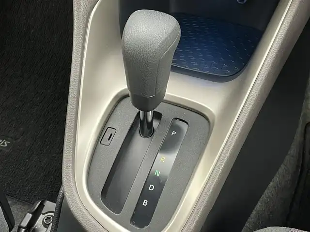 トヨタ ヤリス ハイブリッド G 茨城県 2020(令2)年 8.2万km ホワイトパールクリスタルシャイン 純正８型ディスプレイオーディオ/フルセグ/Bluetooth/USB/ナビ機能/全周囲カメラ/トヨタセーフティーセンス/レーダークルーズコントロール/プリクラッシュセーフティーサポートシステム/パーキングアシスト/レーンキープアシスト/前後コーナーセンサー/ビルトインETC