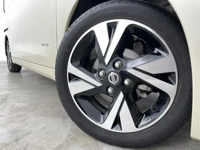 日産 ルークス 福島県 2022(令4)年 1.6万km フローズンバニラパール 360°セーフティアシスト/・プロパイロット/・レーダークルーズコントロール/・衝突被害軽減ブレーキ/・前方衝突予測警報/・車線逸脱警報装置/・標識検知/・アダプティブLEDヘッドライト/・アラウンドビュー/・電子パーキング/・オートブレーキホールド/前方ドライブレコーダー/両側パワースライドドア/・ロールサンシェード/革張ステアリング/・ステアリングリモコン/ベンチシート/・D+N席シートヒーター/プッシュスタート/・スマートキー/・スペアキー1本/電動格納ミラー/・ウィンカーミラー/・オートミラー/コーナーセンサー/LEDヘッドライト/・フォグランプ/・オートライト/・オートハイビーム/アイドリングストップ/純正フロアマット/純正15インチAW