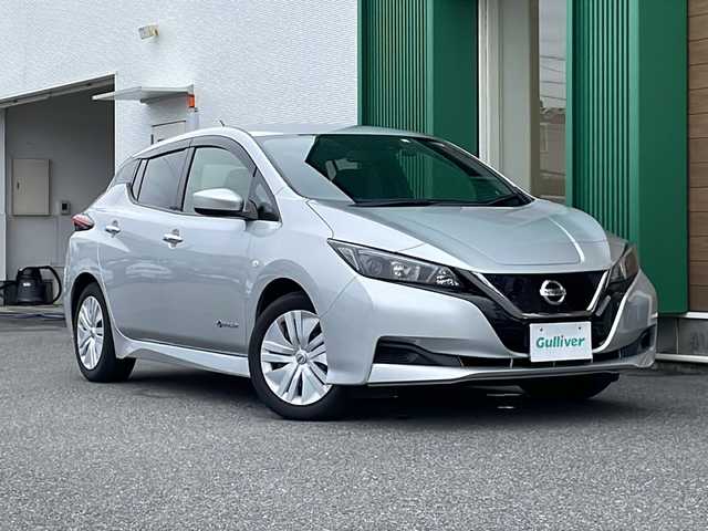 日産 リーフ S 岐阜県 2018(平30)年 4.1万km ブリリアントシルバー 禁煙車/社外SDナビ/AM/FM/CD/DVD/BT/SD/フルセグTV/バックカメラ/クルーズコントロール/オートライト/ステアリングスイッチ/シートヒーター /e-Pedal/スマートキー/スペアキー/プッシュスタート /冬タイヤアルミホイールセット積込/ETC/充電ケーブル積込