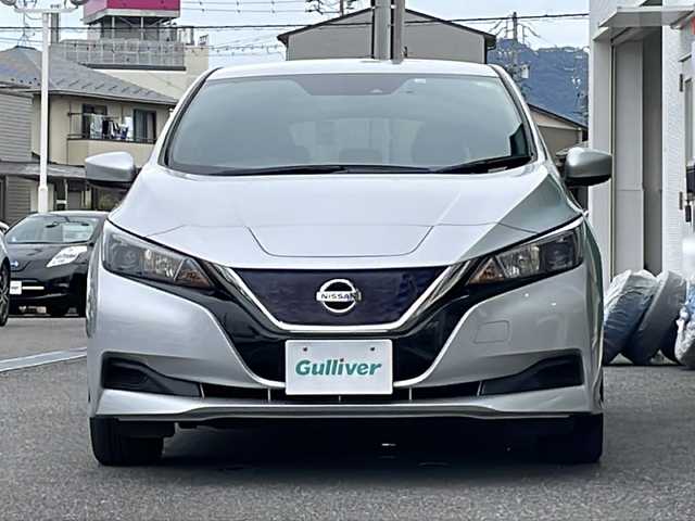 日産 リーフ S 岐阜県 2018(平30)年 4.1万km ブリリアントシルバー 禁煙車/社外SDナビ/AM/FM/CD/DVD/BT/SD/フルセグTV/バックカメラ/クルーズコントロール/オートライト/ステアリングスイッチ/シートヒーター /e-Pedal/スマートキー/スペアキー/プッシュスタート /冬タイヤアルミホイールセット積込/ETC/充電ケーブル積込