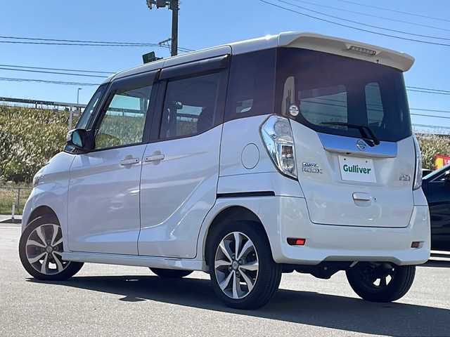 日産 デイズ ルークス ハイウェイスターターボ 青森県 2014(平26)年 3.4万km パール ・4WD/・純正ナビ/・アラウンドビューモニター/・フルセグ/・フリップダウンモニター/・両側パワースライドドア/・プッシュスタート/・スマートキー/・USBポート/・ETC/・純正フォグ/・純正15AW/・シートヒーター