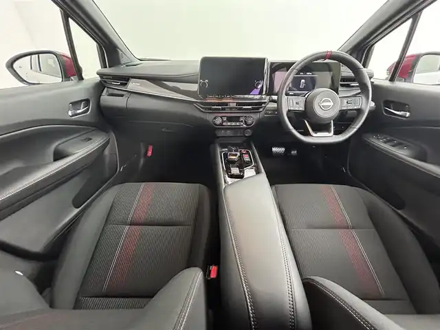 日産 オーラ ニスモ チューンド e－パワー 4WD 道央・札幌 2024(令6)年 0.1万km ピュアホワイトパール / スーパーブラック 2トーン ・４WD/・寒冷地仕様/・プロパイロット/・衝突軽減ブレーキ/・横滑り防止機能/・ハンドル支援/・側方支援/・後方支援/・アダプティブクルーズコントロール/・レーンアシスト/・ＢＯＳＥサウンド/・全方位カメラ/・純正ナビ/・フルセグＴＶ＆ＢＴ＆ＣＤ＆ＤＶＤ＆ＨＤＭＩ/・パワーシート/・ステアリングヒーター/・デジタルインナーミラー/・前後障害物センサー/・ワイヤレス充電/・オートエアコン/・オートライト/・オートハイビーム/・ETC２．０/・電動パーキングブレーキ/・ブレーキオートホールド